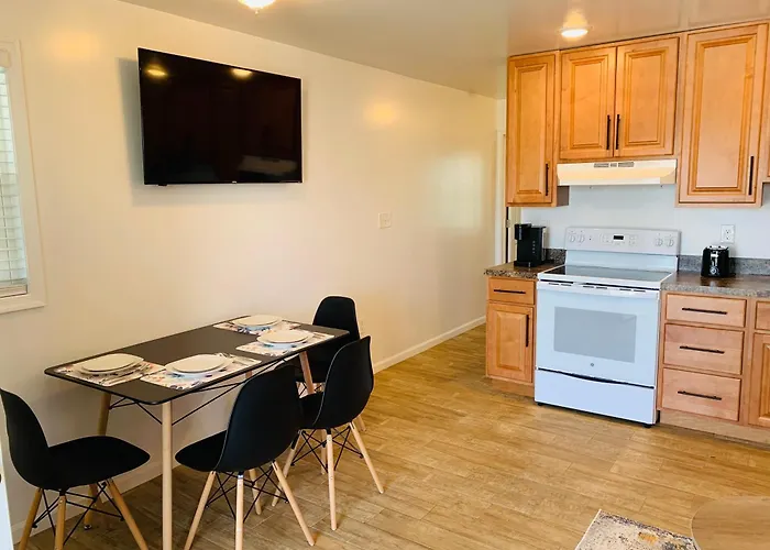 Apartment Blue Diamond Unit 1 Judlee Ave